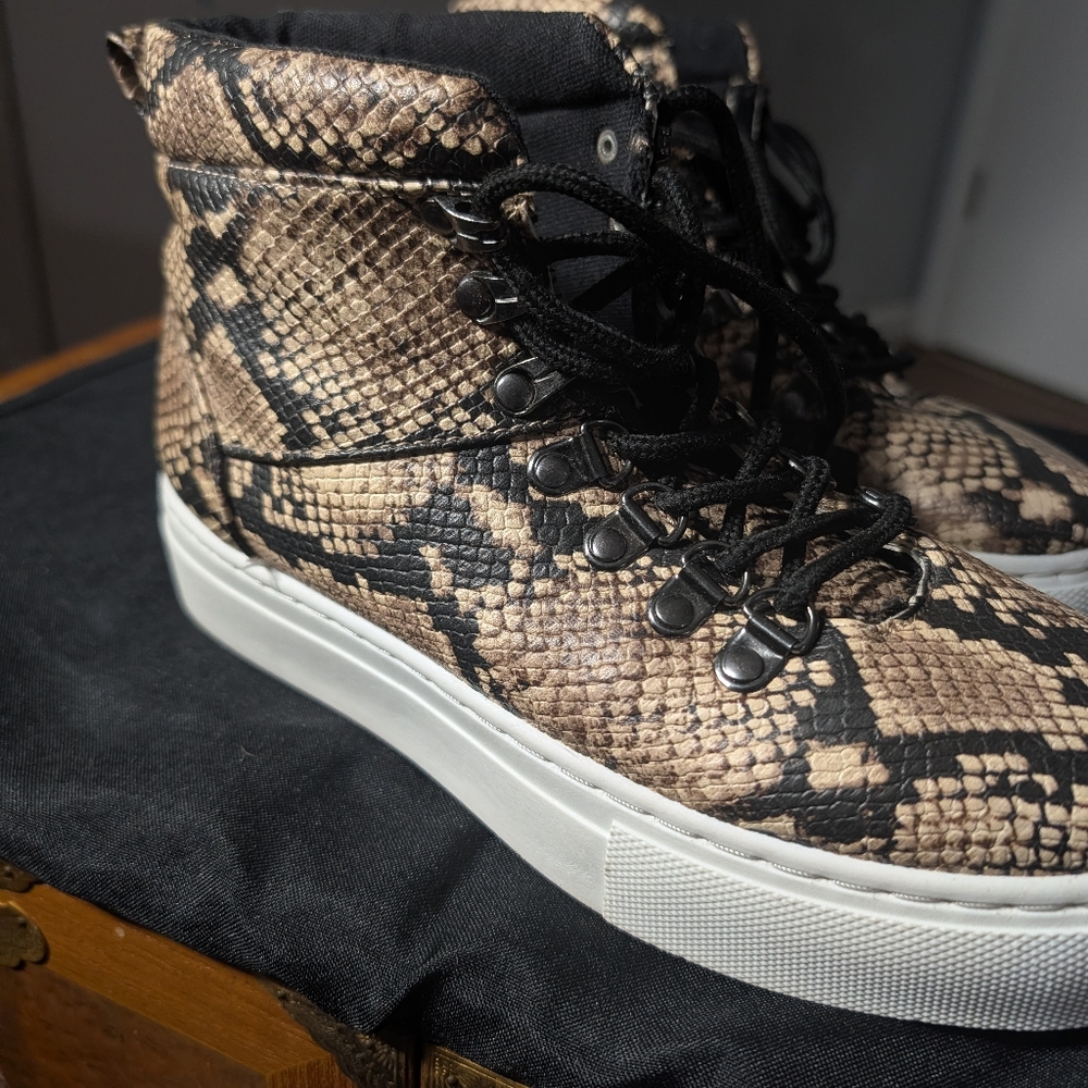 Qupid women's high-top platform sneakers, tan and black Snakeskin Size 8 Women - Picture 4 of 7